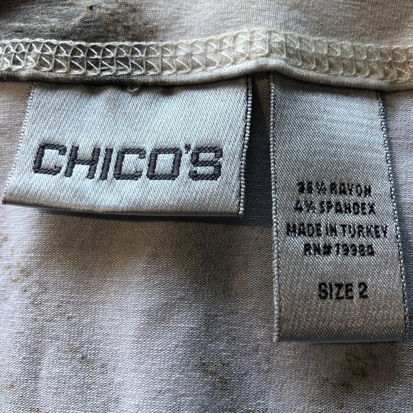 Beautiful Floral Button Down - No Collar - Long Sleeves - Size 2 - Chico's - Picture 3 of 3